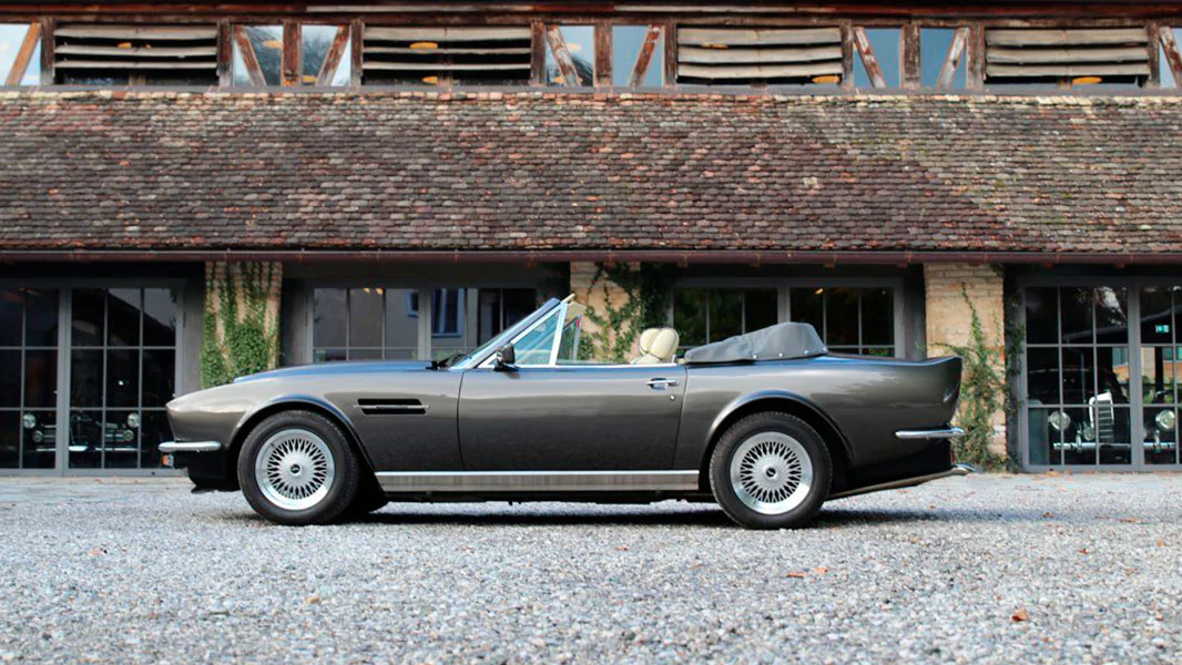BitCars-aston-martin-v8-vantage-with-bitcoin_5_1500x.webp