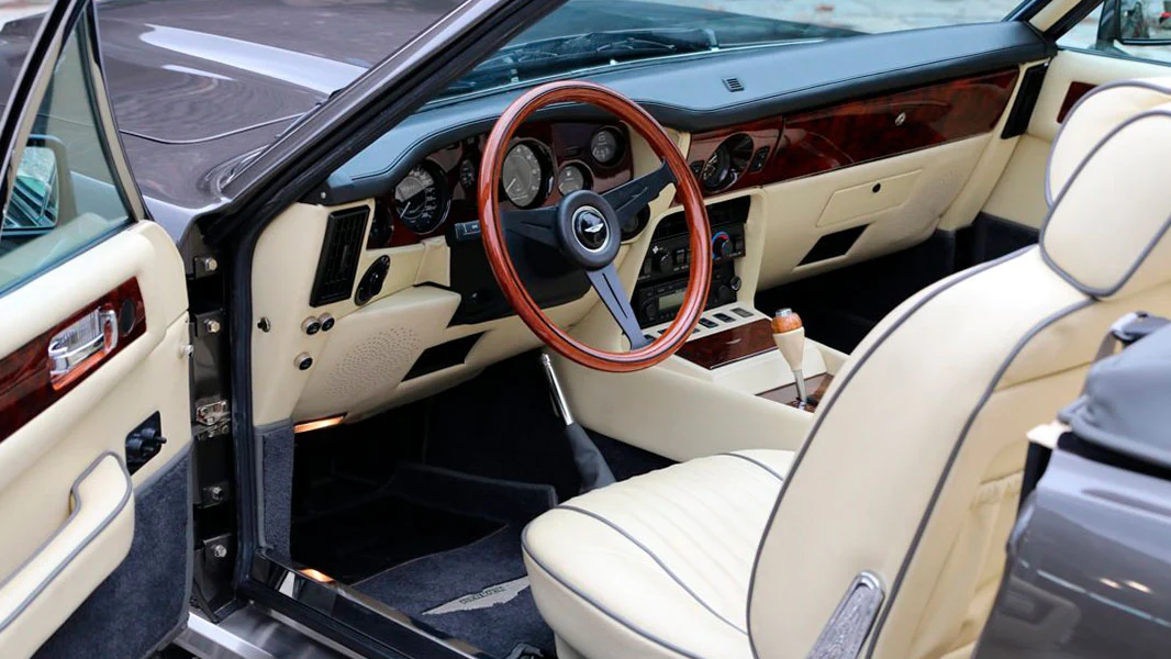 BitCars-aston-martin-v8-vantage-with-bitcoin_7_1500x.webp