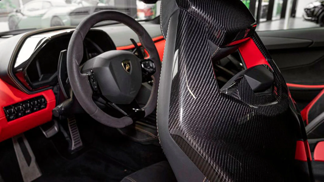 BitCars-lamborghini-aventador-s-buy-with-bitcoin2_1500x.webp