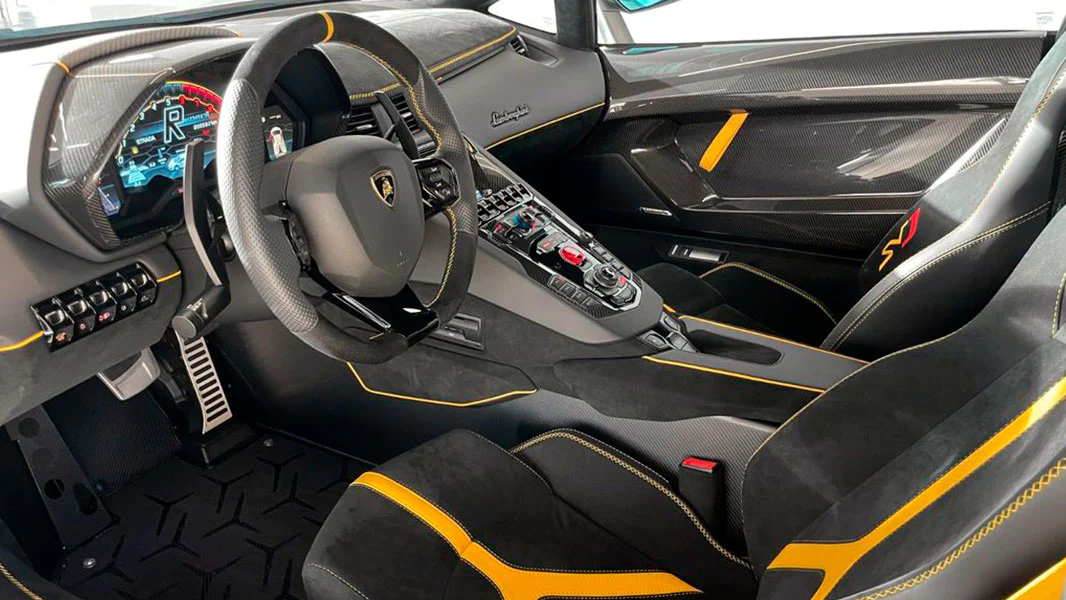 BitCars-lamborghini-aventador-svj-lp-770-4-inside-buy-with-btc-bitcoin_1500x.webp